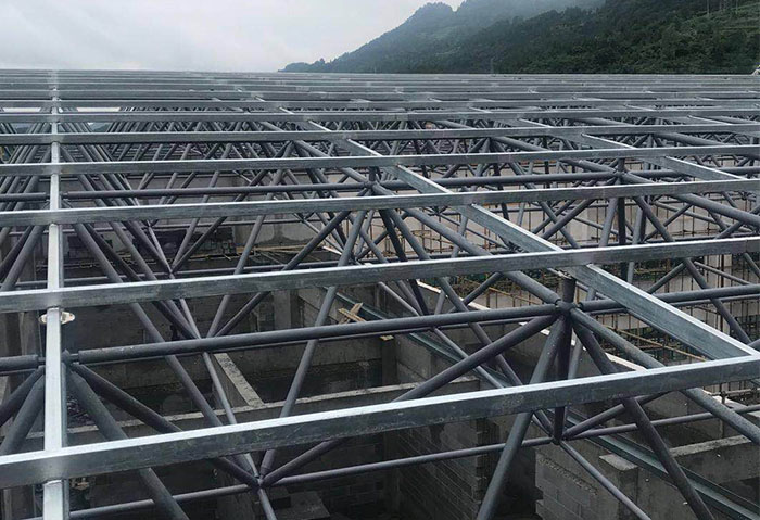 高安仁怀冠英学校艺体楼网架